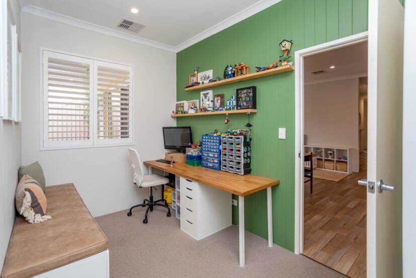8 Benedick Road, COOLBELLUP, WA 6163 AUS