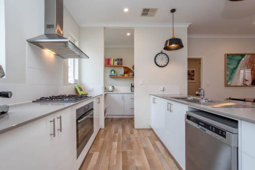 8 Benedick Road, COOLBELLUP, WA 6163 AUS