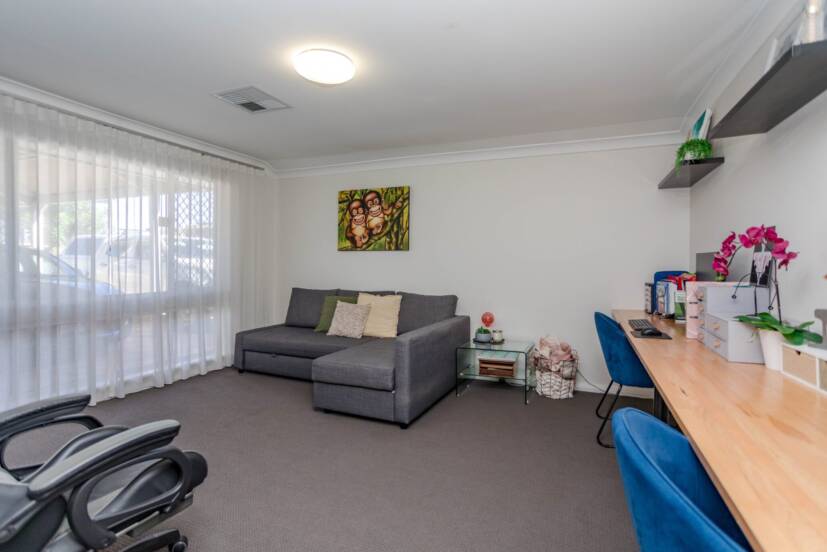 15 Penhurst Court, THORNLIE, WA 6108 AUS