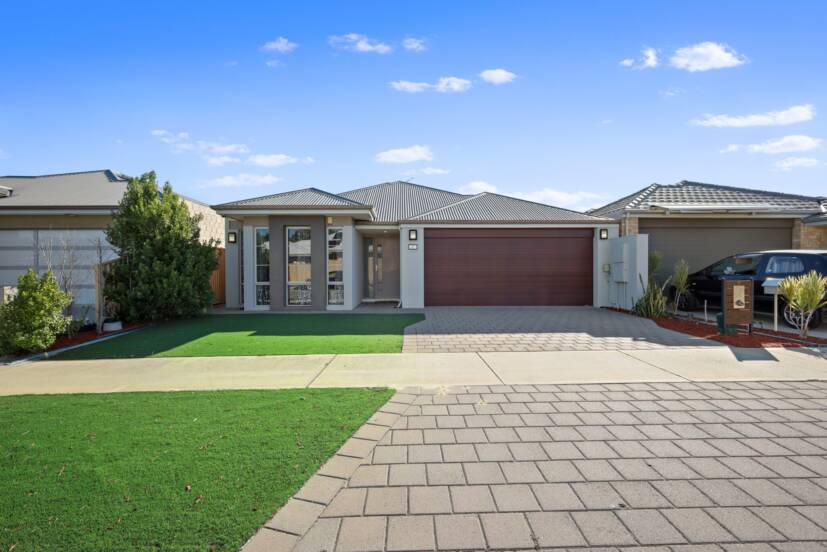 7 Binomial Way, PIARA WATERS, WA 6112 AUS