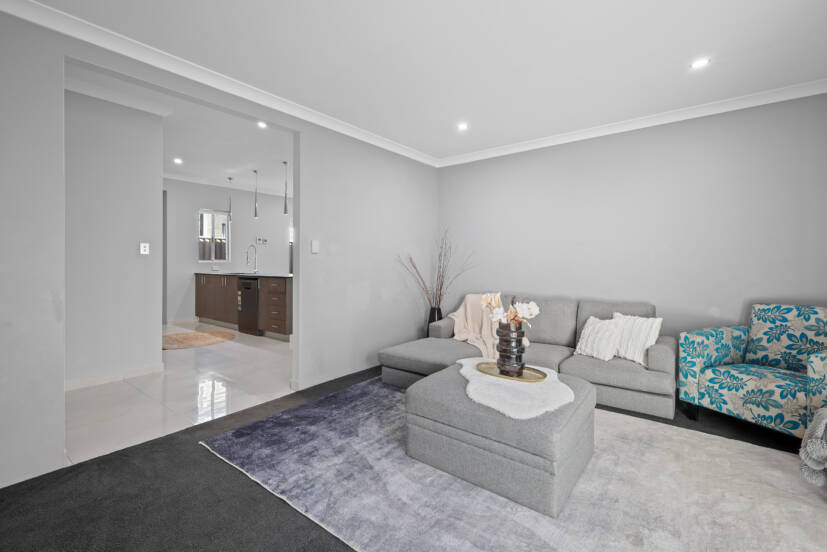 7 Binomial Way, PIARA WATERS, WA 6112 AUS