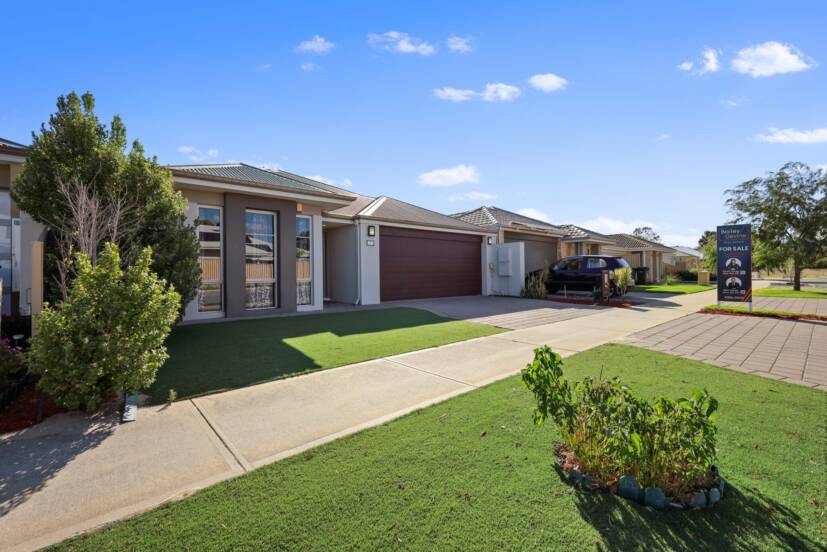 7 Binomial Way, PIARA WATERS, WA 6112 AUS