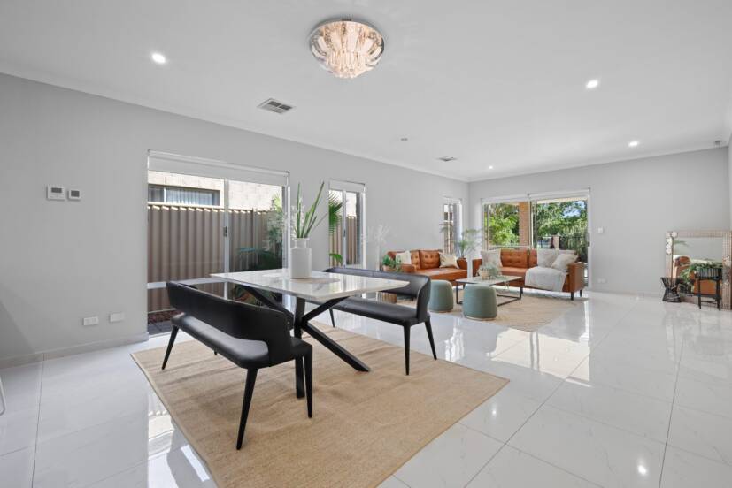 7 Binomial Way, PIARA WATERS, WA 6112 AUS