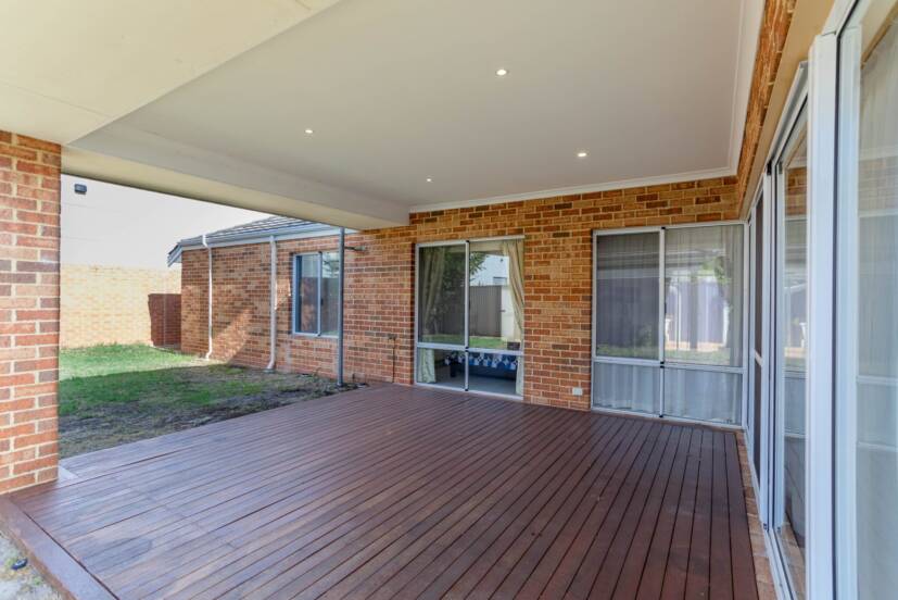27 Caversham Bend, SOUTHERN RIVER, WA 6110 AUS