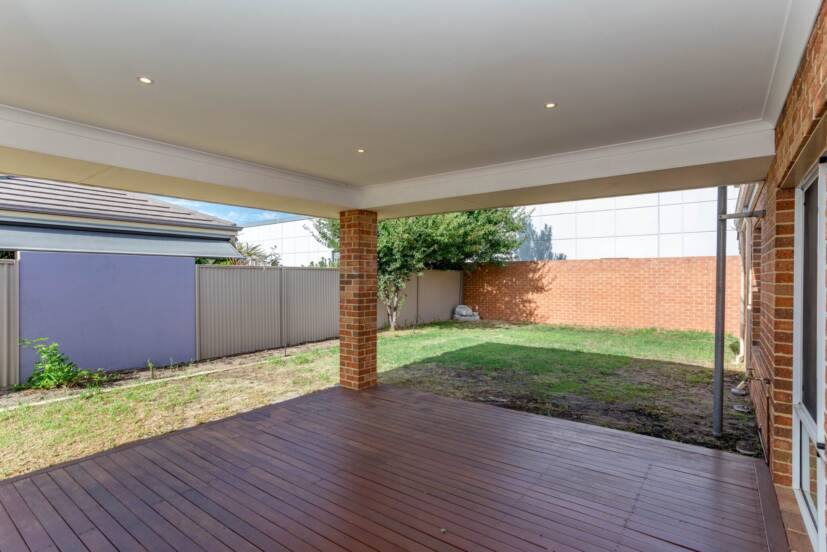 27 Caversham Bend, SOUTHERN RIVER, WA 6110 AUS