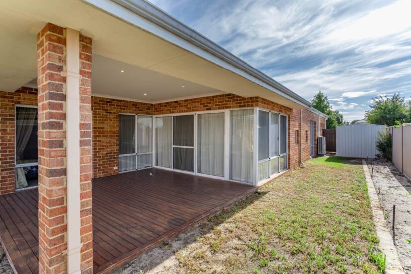 27 Caversham Bend, SOUTHERN RIVER, WA 6110 AUS