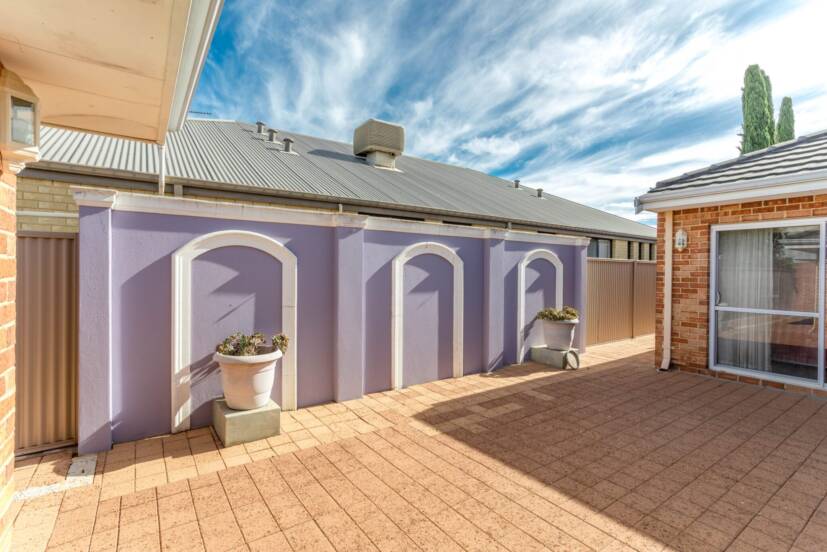 27 Caversham Bend, SOUTHERN RIVER, WA 6110 AUS