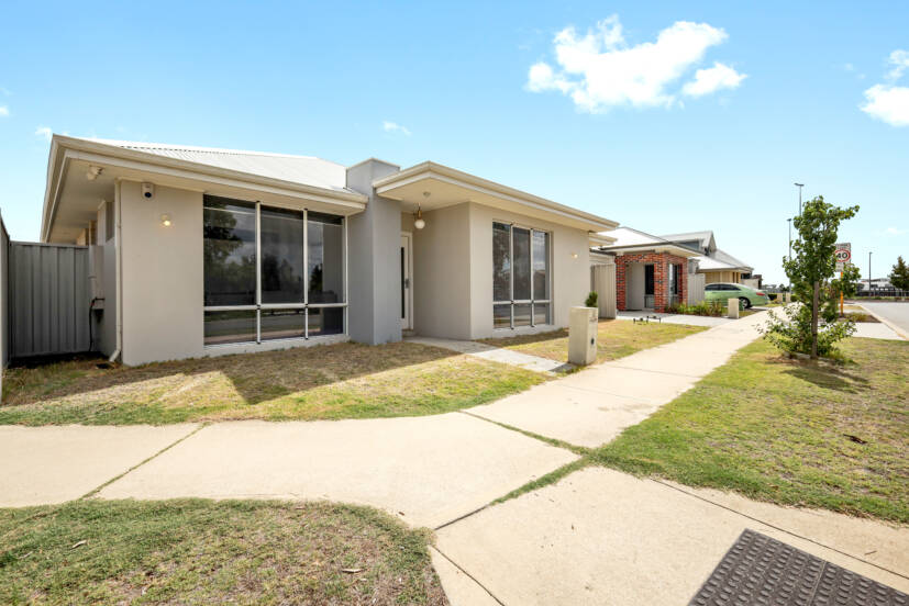 9 Livorno Boulevard, PIARA WATERS, WA 6112 AUS