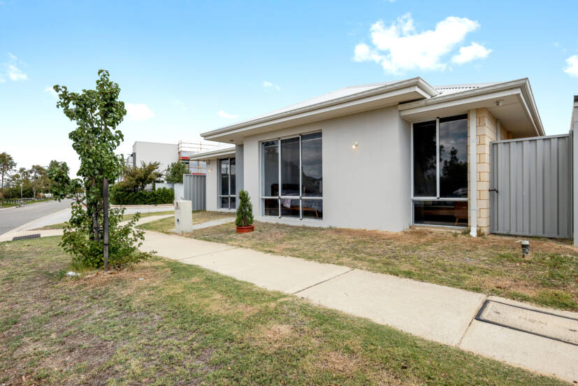 9 Livorno Boulevard, PIARA WATERS, WA 6112 AUS
