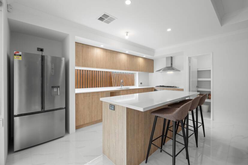 9 Livorno Boulevard, PIARA WATERS, WA 6112 AUS
