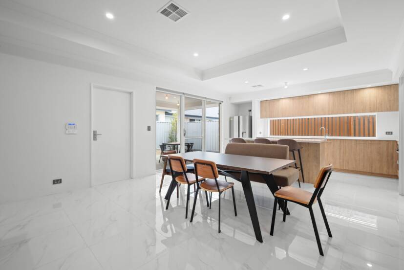 9 Livorno Boulevard, PIARA WATERS, WA 6112 AUS