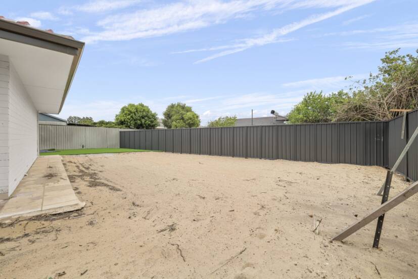 23 Kennett Street, MADDINGTON, WA 6109 AUS