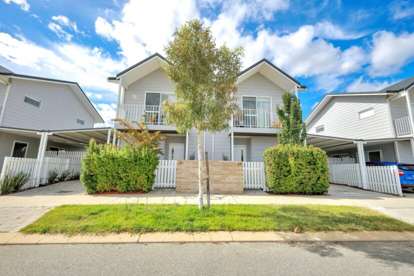 27 Friston Street, HILBERT, WA 6112 AUS