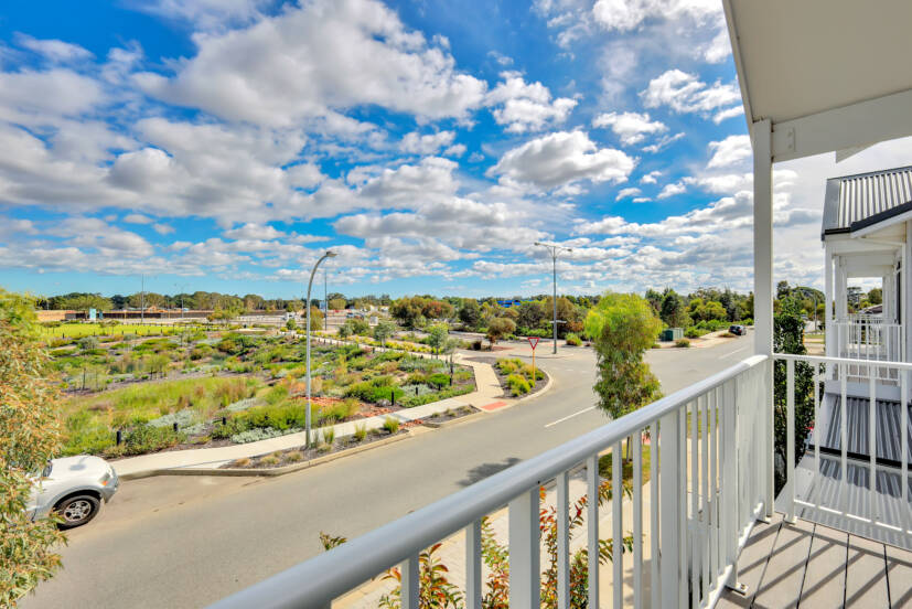 27 Friston Street, HILBERT, WA 6112 AUS