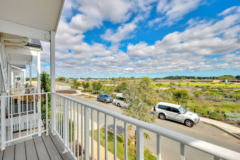 27 Friston Street, HILBERT, WA 6112 AUS
