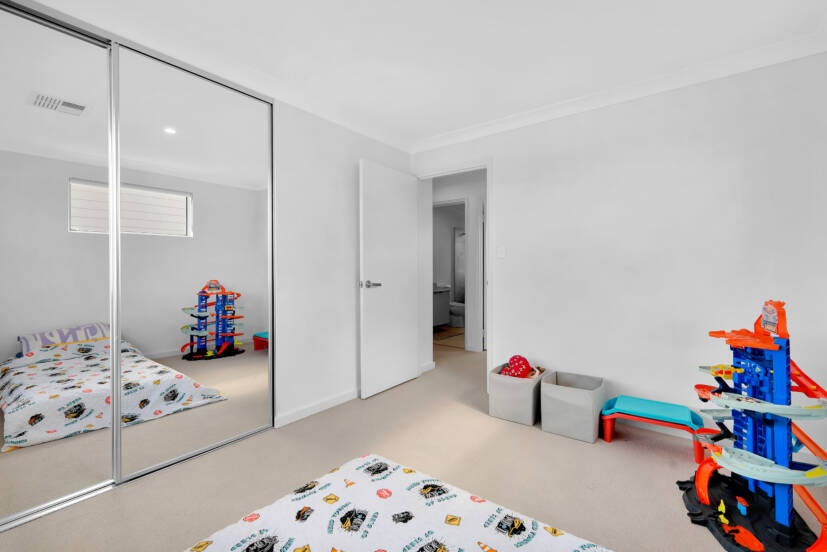 27 Friston Street, HILBERT, WA 6112 AUS