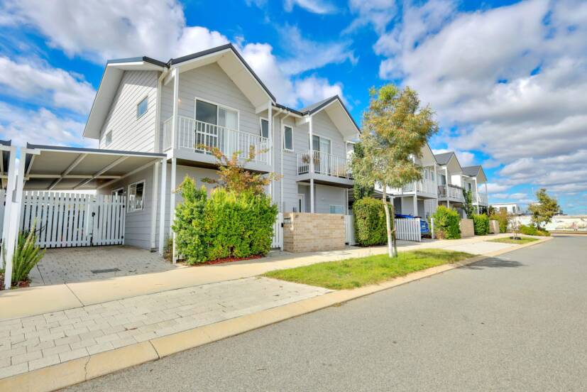 27 Friston Street, HILBERT, WA 6112 AUS