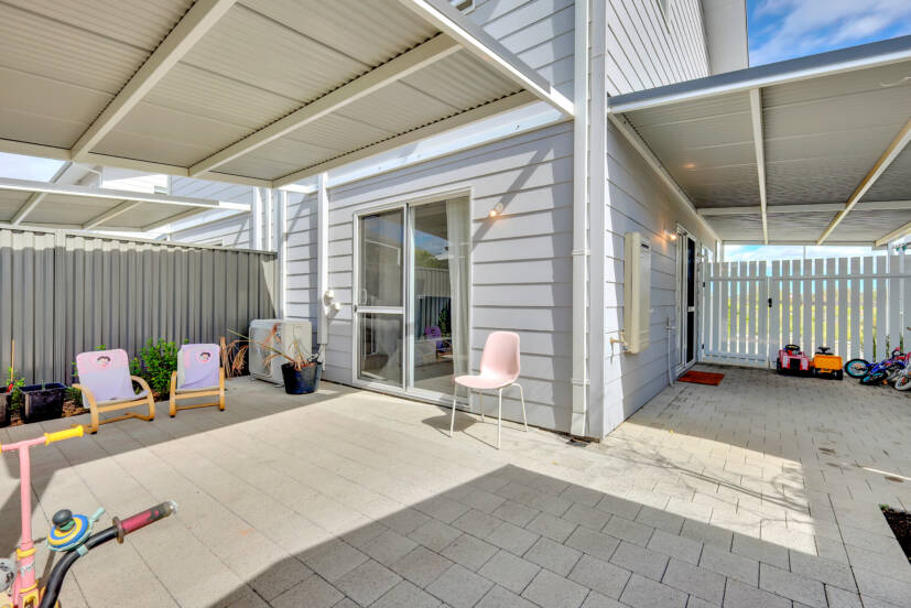27 Friston Street, HILBERT, WA 6112 AUS