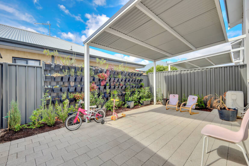 27 Friston Street, HILBERT, WA 6112 AUS