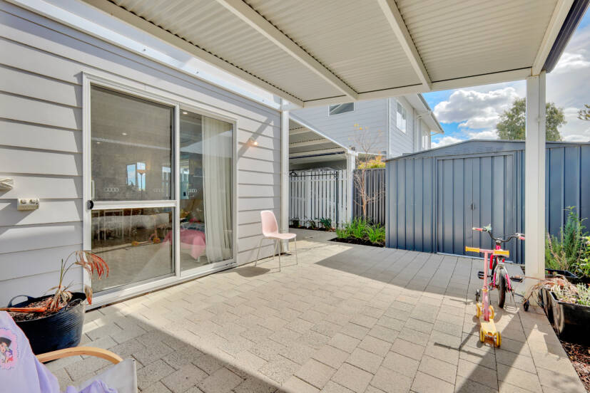 27 Friston Street, HILBERT, WA 6112 AUS