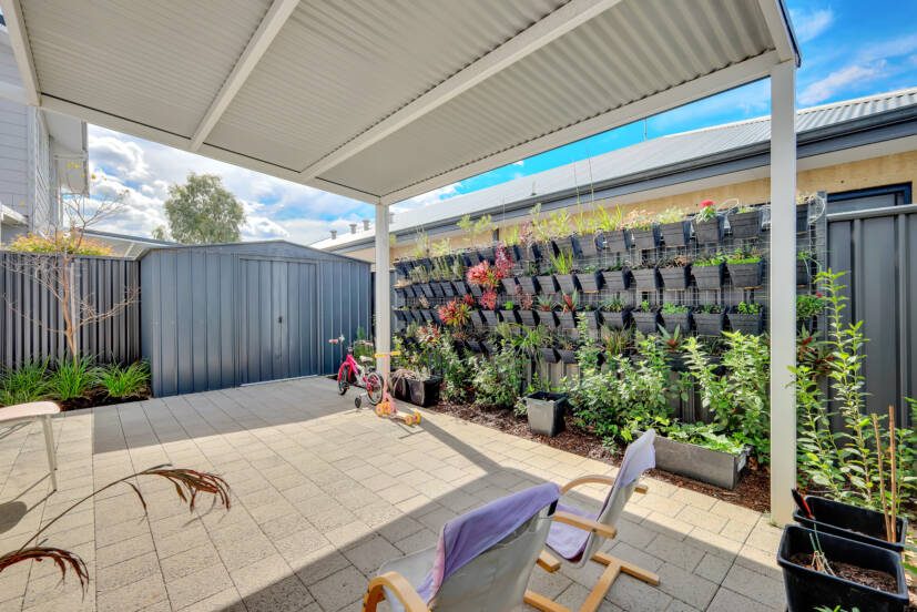 27 Friston Street, HILBERT, WA 6112 AUS
