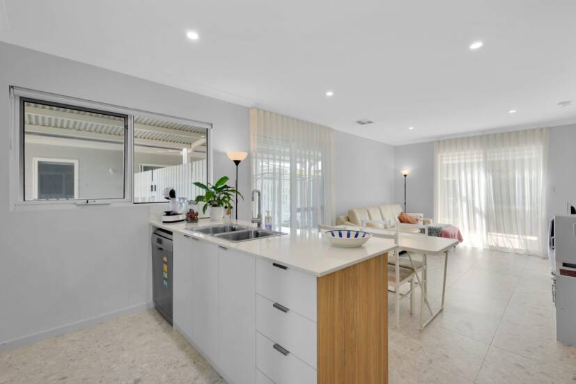 27 Friston Street, HILBERT, WA 6112 AUS