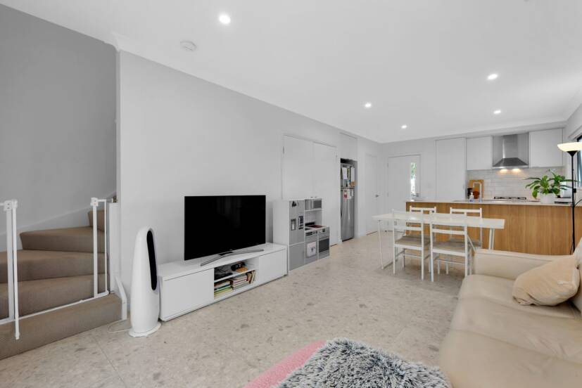 27 Friston Street, HILBERT, WA 6112 AUS