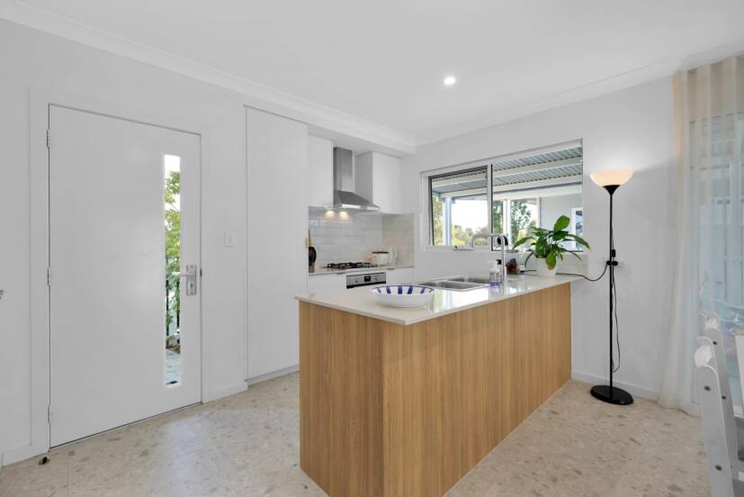 27 Friston Street, HILBERT, WA 6112 AUS