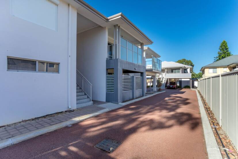 2/338 Belgravia Street, CLOVERDALE, WA 6105 AUS
