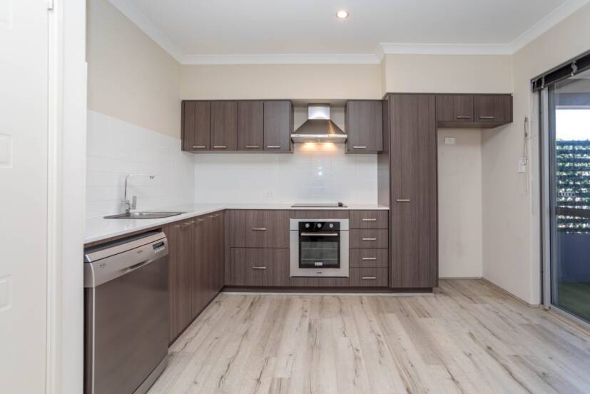 2/338 Belgravia Street, CLOVERDALE, WA 6105 AUS