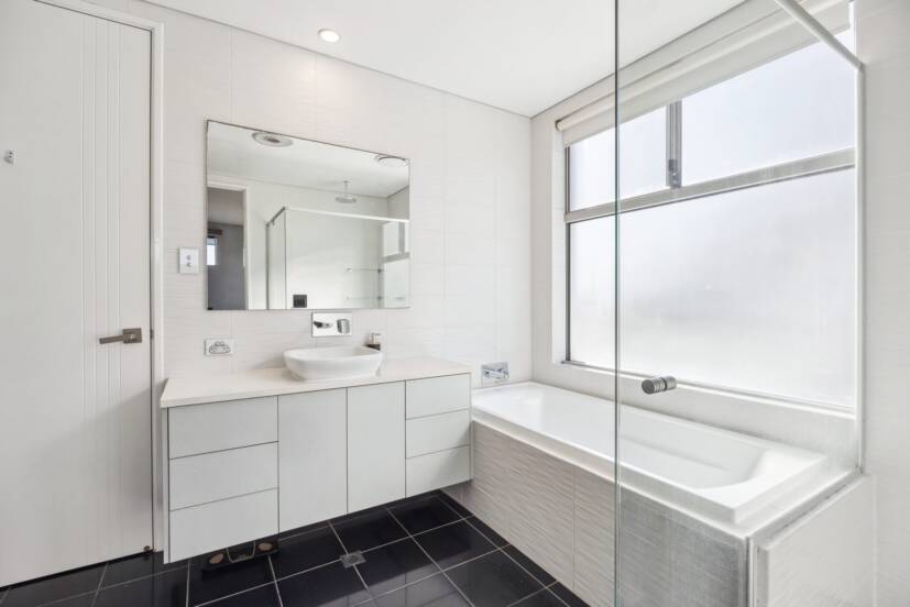 12 Lucretia Circle, NORTH COOGEE, WA 6163 AUS