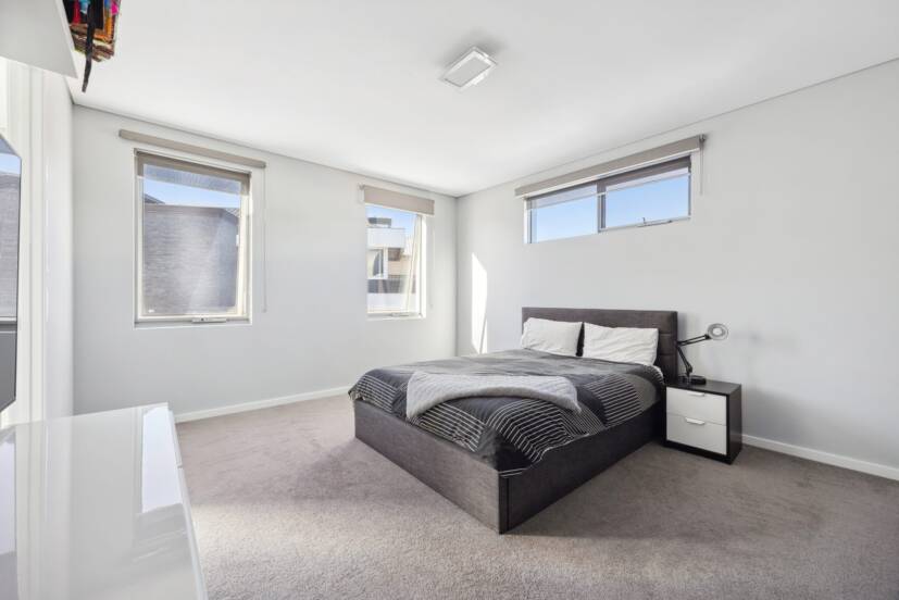 12 Lucretia Circle, NORTH COOGEE, WA 6163 AUS