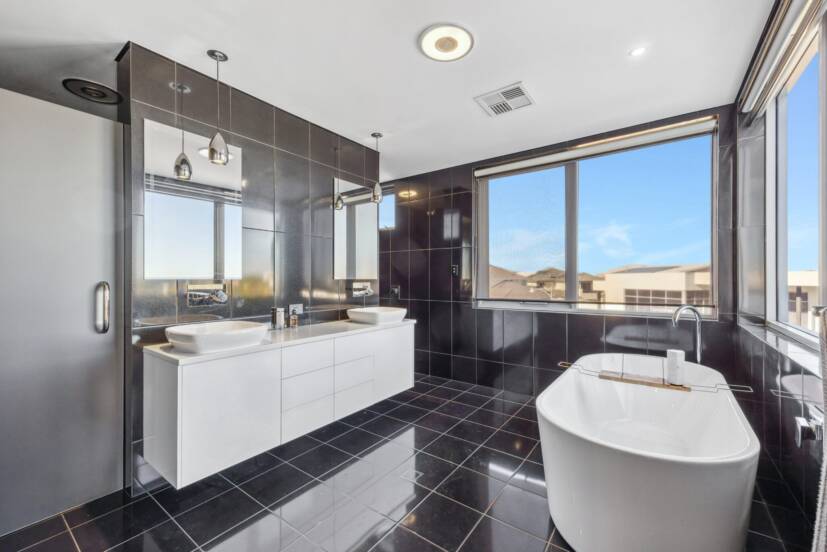 12 Lucretia Circle, NORTH COOGEE, WA 6163 AUS
