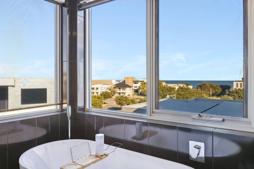 12 Lucretia Circle, NORTH COOGEE, WA 6163 AUS