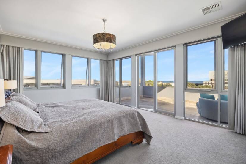 12 Lucretia Circle, NORTH COOGEE, WA 6163 AUS