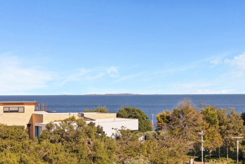 12 Lucretia Circle, NORTH COOGEE, WA 6163 AUS