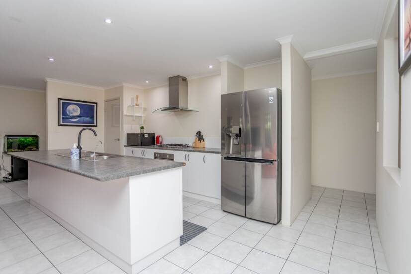 31 Hayfield Road, SOUTHERN RIVER, WA 6110 AUS