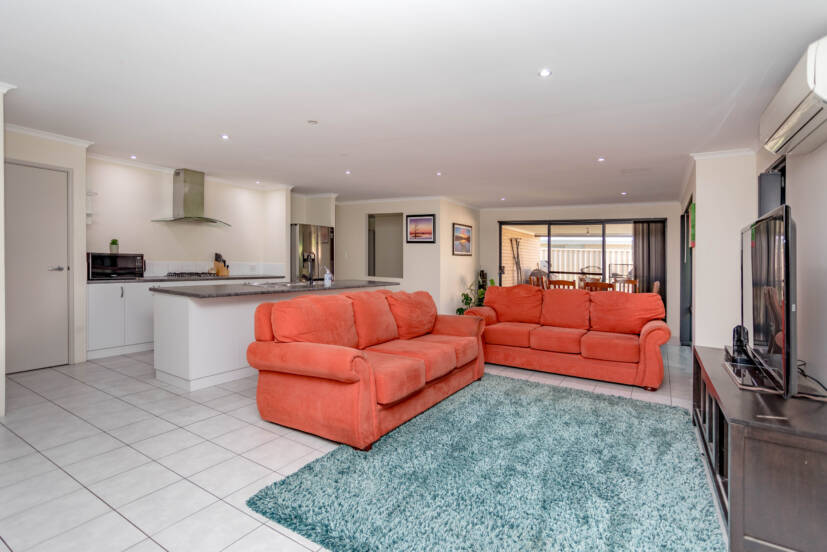 31 Hayfield Road, SOUTHERN RIVER, WA 6110 AUS