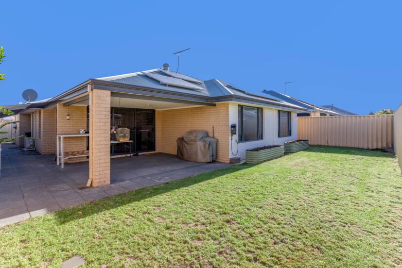 31 Hayfield Road, SOUTHERN RIVER, WA 6110 AUS