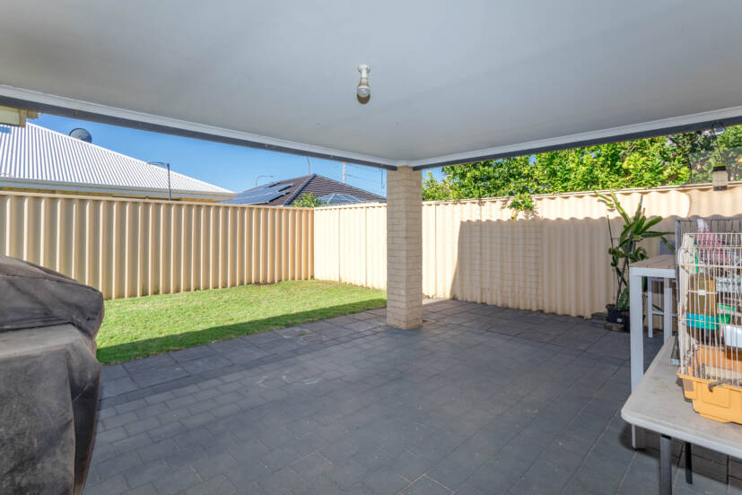 31 Hayfield Road, SOUTHERN RIVER, WA 6110 AUS