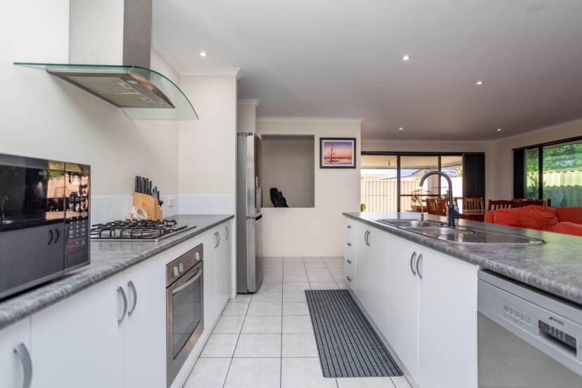 31 Hayfield Road, SOUTHERN RIVER, WA 6110 AUS
