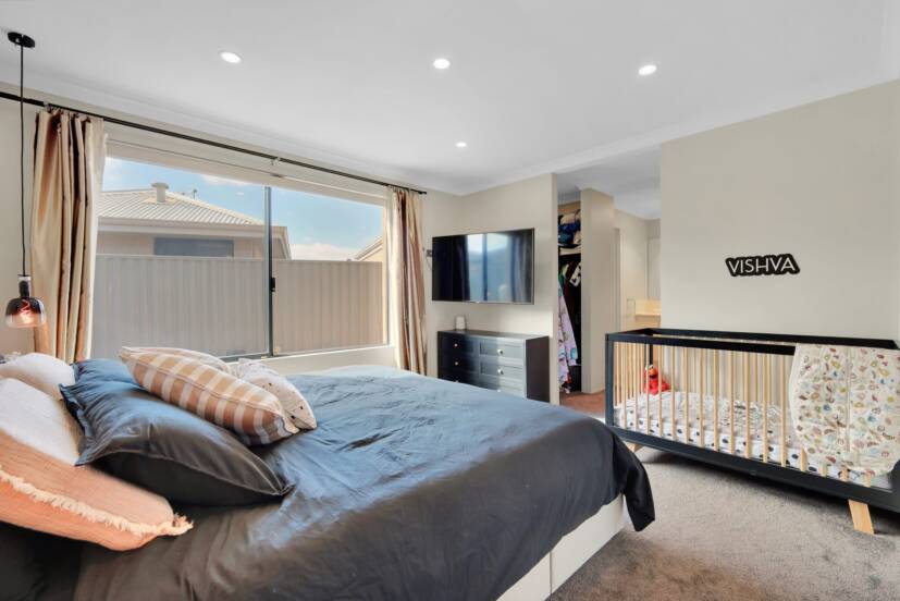 5 Gahnia Street, PIARA WATERS, WA 6112 AUS