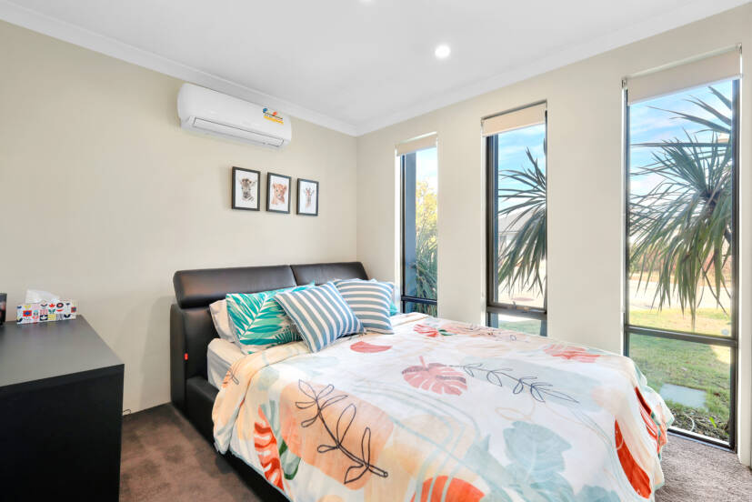 5 Gahnia Street, PIARA WATERS, WA 6112 AUS