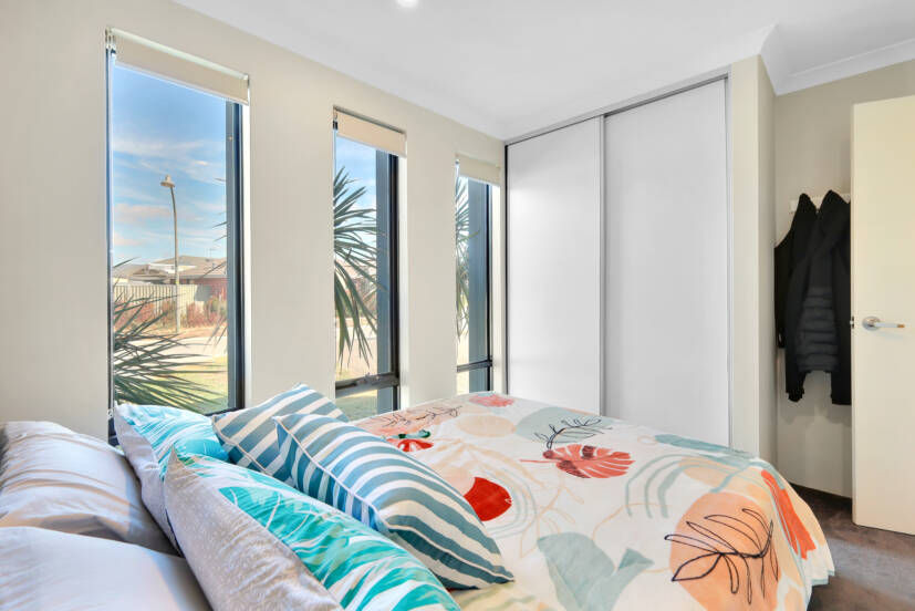 5 Gahnia Street, PIARA WATERS, WA 6112 AUS