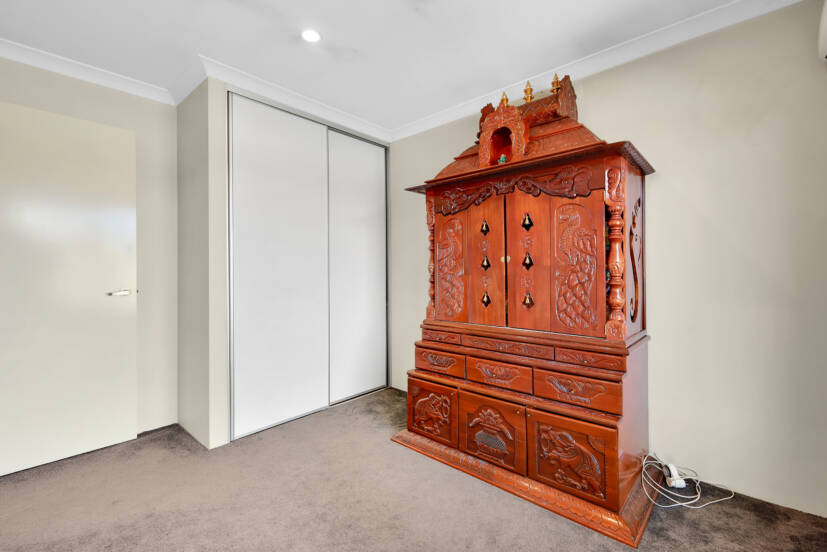 5 Gahnia Street, PIARA WATERS, WA 6112 AUS