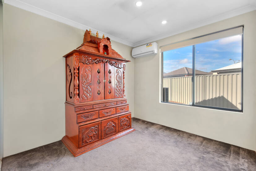 5 Gahnia Street, PIARA WATERS, WA 6112 AUS