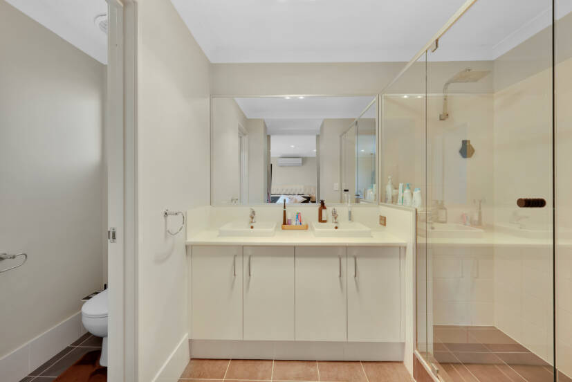 5 Gahnia Street, PIARA WATERS, WA 6112 AUS