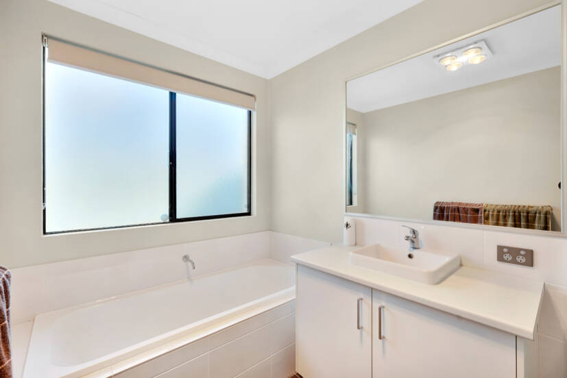 5 Gahnia Street, PIARA WATERS, WA 6112 AUS