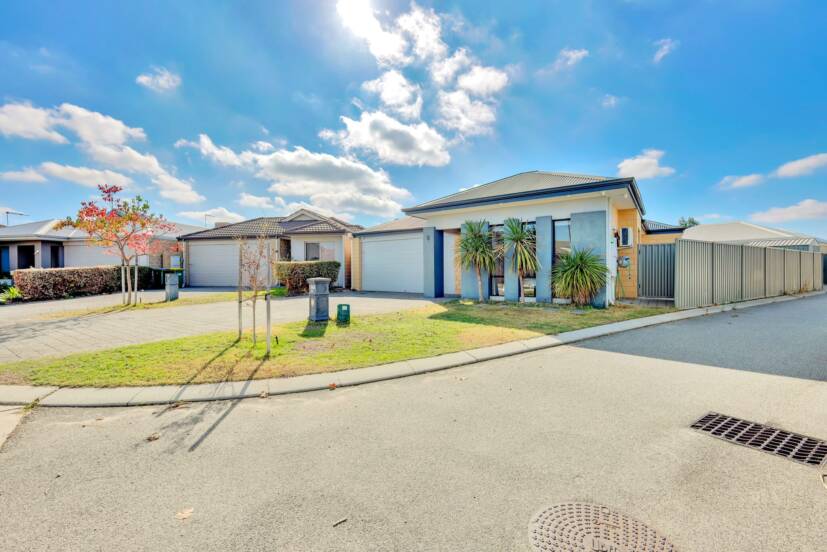 5 Gahnia Street, PIARA WATERS, WA 6112 AUS