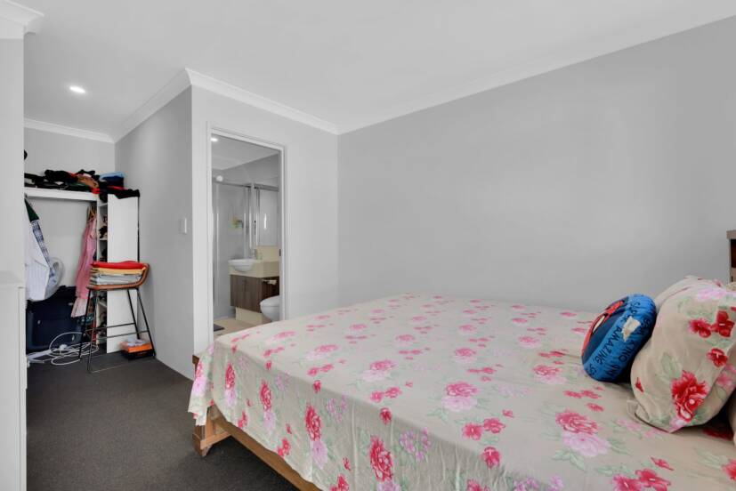 24 Latina Street, PIARA WATERS, WA 6112 AUS